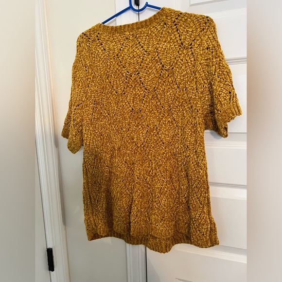 Gently worn bright gold shenile sweater with 3-d knot detail - Picture 2 of 4